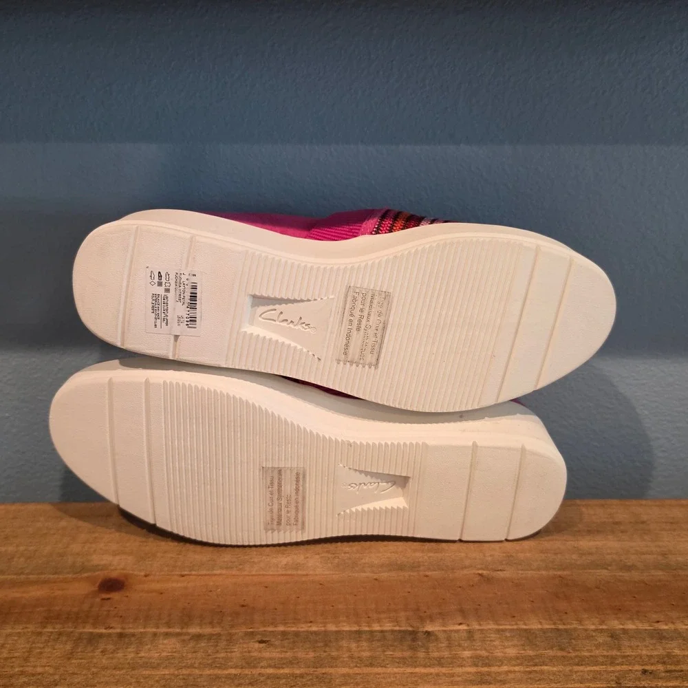 Clarks Womens Layton Petal Slip On Sneaker Fuchsia Multi Stripe Suede 9.5 Wide - Picture 7 of 12